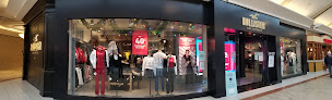 Hollister Co. in Nh